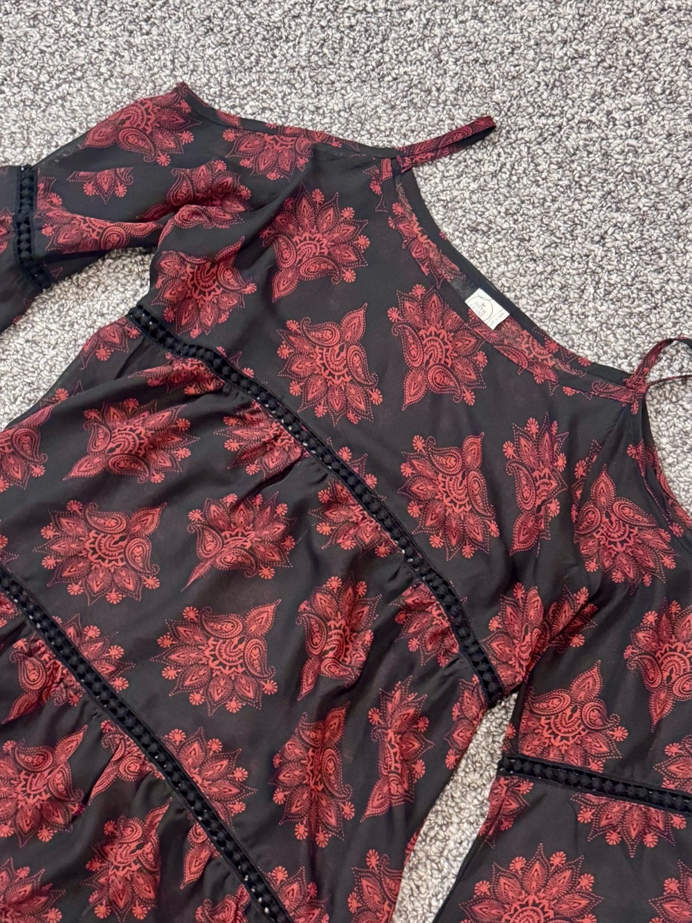 Paper Crane Cold-Shoulder Black Top with Red Floral Print - Picture 3 of 5